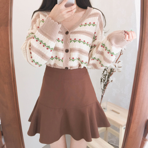 Merry May sweet Korean sweater cardigan with cute little flowers