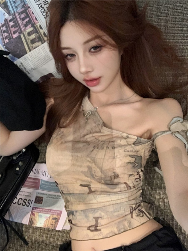 40D mesh has been shipped. American hot girl graffiti printed slanted shoulder T-shirt for women summer sleeveless vest.