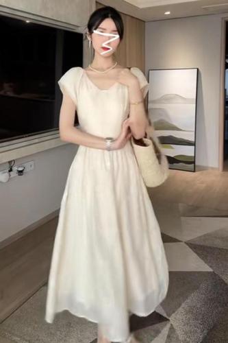 French temperament white dress for women 2024 new summer waist slimming long skirt is generous, decent and high-end