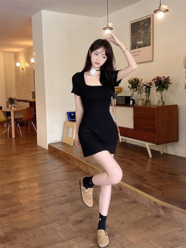 Real shot of French gentle square-neck black dress for women, summer slimming temperament, Hepburn style little black dress