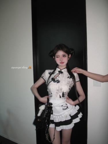 Actual shot of new Chinese style cheongsam with buckle panda print top + color block cake skirt pants cook maid suit