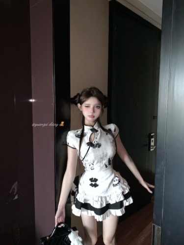 Actual shot of new Chinese style cheongsam with buckle panda print top + color block cake skirt pants cook maid suit