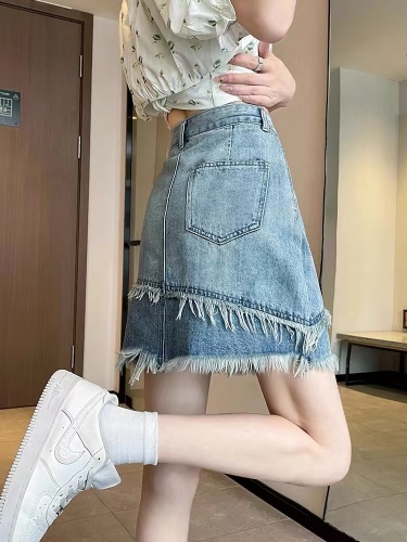 Official picture of high-waisted denim skirt for women, new summer style, versatile, slimming design, A-line hip-hugging short skirt