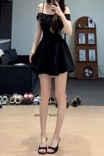 High-end little black dress 2024 new French waist suspender one-shoulder a-line puffy dress for children summer