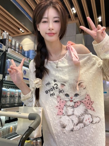 Actual shot ~ Korean style loose off-shoulder polka dot bow kitten print design long-sleeved thin sun protection T-shirt