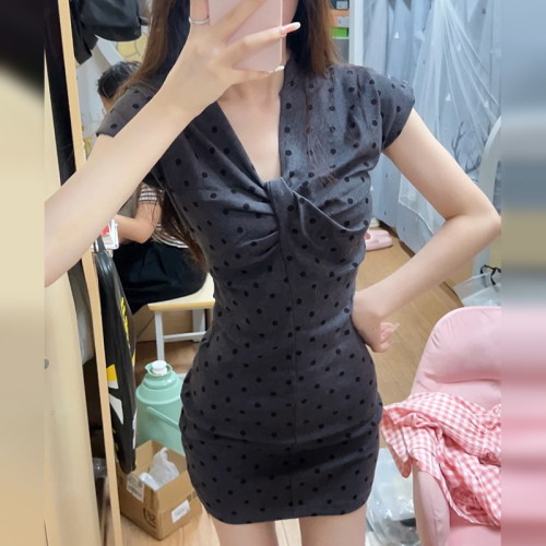 2024 new style gray temperament slimming polka dot dress women's summer V-neck hip skirt tight skirt