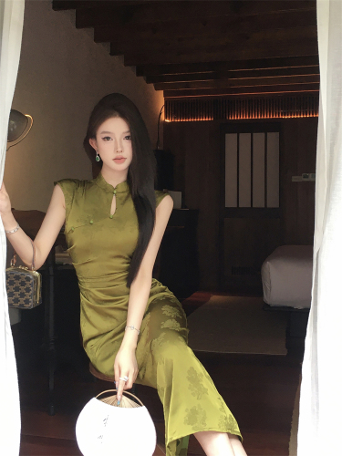 Real shot of new Chinese jacquard whitening and slimming cheongsam dress