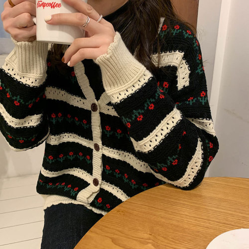 Merry May sweet Korean sweater cardigan with cute little flowers