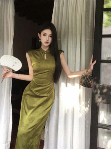 Real shot of new Chinese jacquard whitening and slimming cheongsam dress