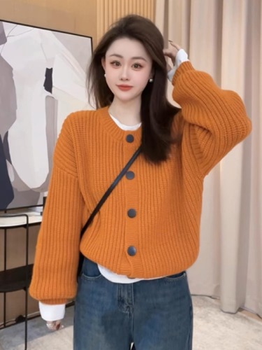 Thick knitted contrast button soft waxy sweater jacket for women spring and autumn 2024 new style lazy style knitted cardigan