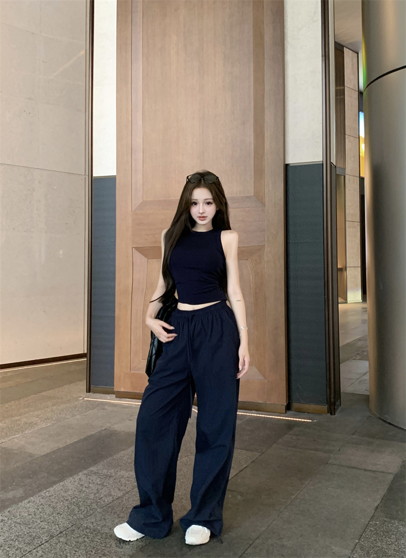 Real shot of the universal and versatile king knitted I-shaped vest + puffy breathing pants, cool airy casual wide-leg pants