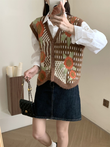 Real shot of coffee flower retro cardigan vest vest jacket design autumn and winter V-neck versatile single-breasted vest