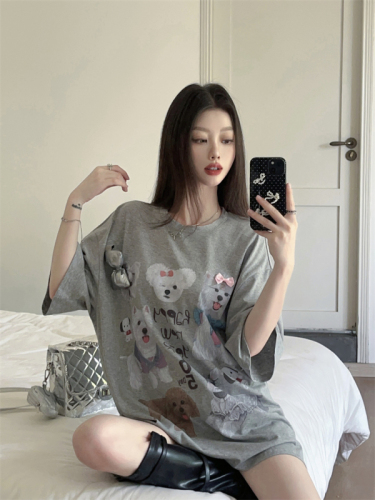 Real shot of summer short-sleeved loose mid-length small gray design printed niche T-shirt tops for women