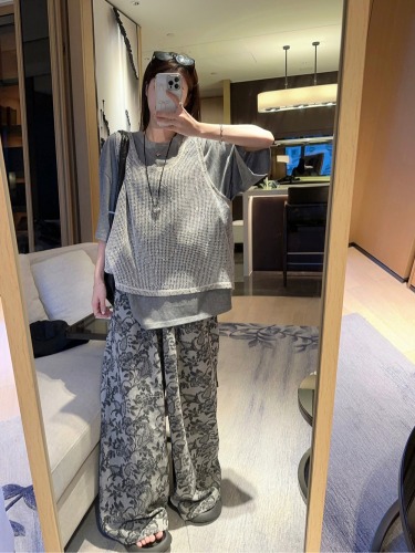 Real shot ~ Hollow mixed yarn mesh vest + lazy style half-sleeved T-shirt + national style jacquard retro lazy trousers