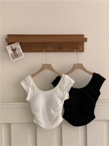 Black camisole with breast pads, female beauty back bra, one-piece slim fit, short top for inner wear and outer wear