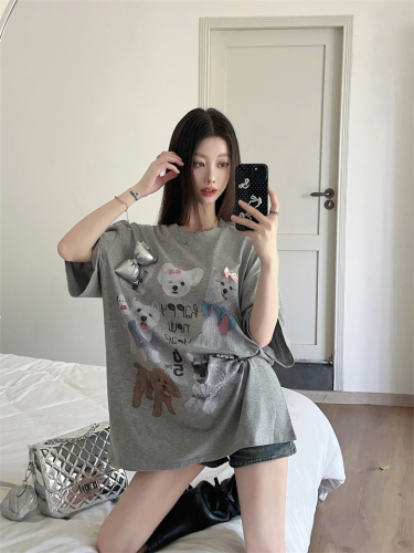 Real shot of summer short-sleeved loose mid-length small gray design printed niche T-shirt tops for women