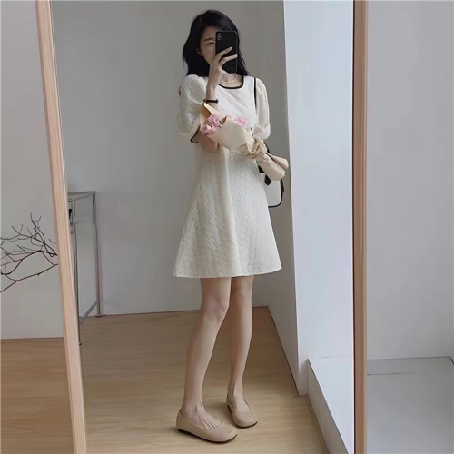 2024 New Summer Design Niche French Autumn Small Puff Sleeve Floral Dress Women's Summer