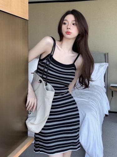 Tmall quality pure lust striped suspender women's summer new sexy hot girl short skirt waist slimming hip skirt