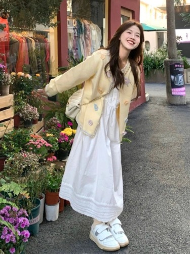 Gentle style embroidered flower knitted cardigan for women to wear with early spring milk tea, soft and waxy, super nice to wear as an outer sweater jacket