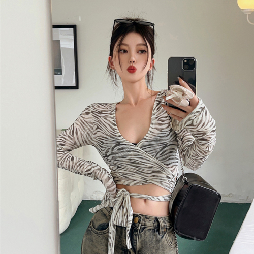 Fashionable and super hot breathable sunscreen cross thin zebra pattern T-shirt for women summer sexy sexy strappy short long-sleeved top