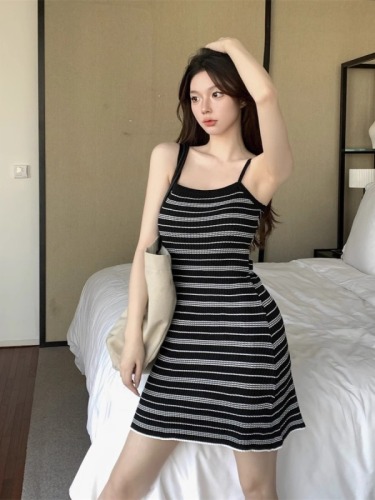 Tmall quality pure lust striped suspender women's summer new sexy hot girl short skirt waist slimming hip skirt