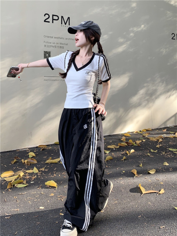 Actual shot and real price~right shoulder bottoming shirt v-neck slimming sports short-sleeved t-shirt American sports style wide-leg straight pants for women