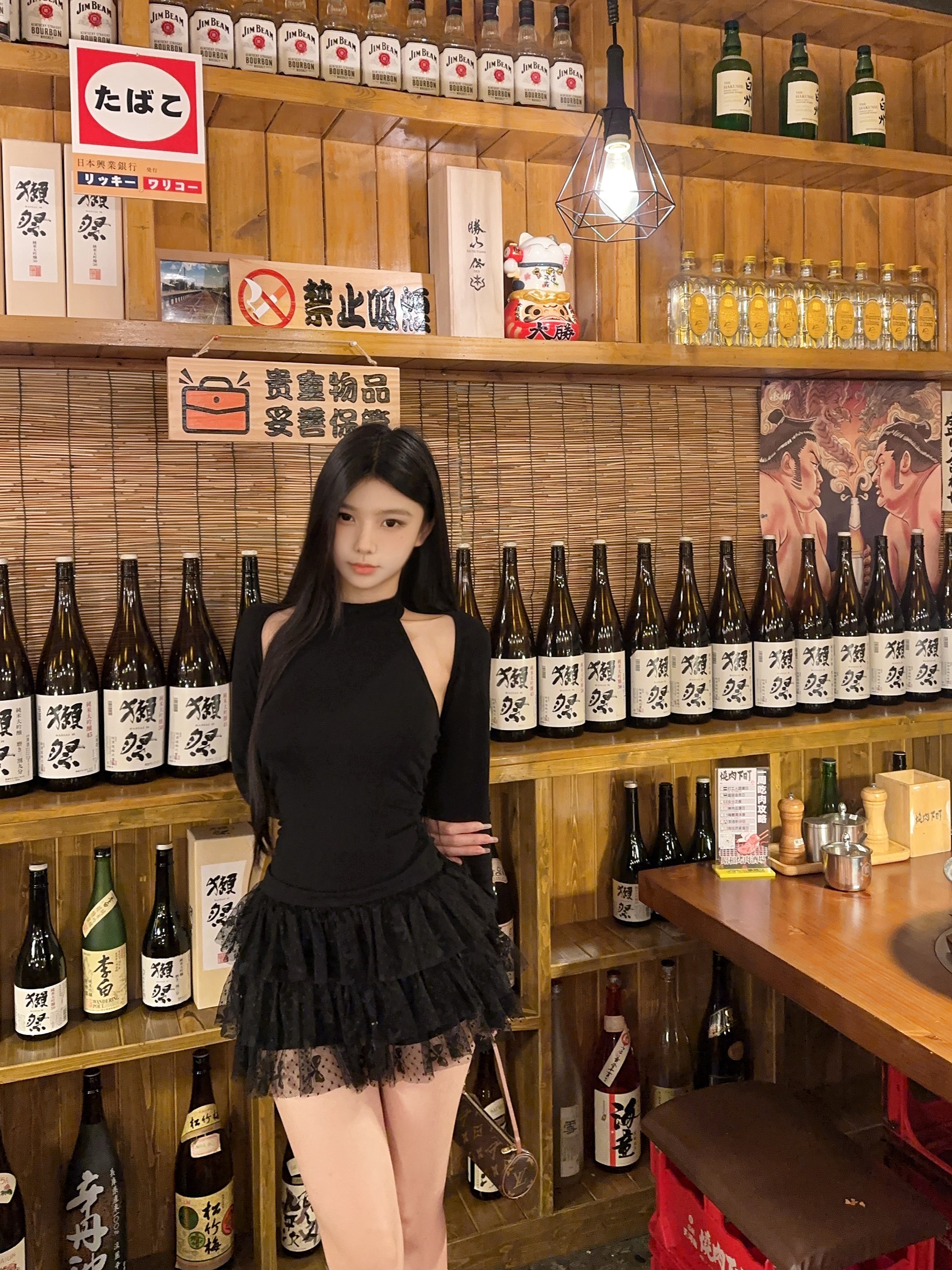 Real shot of hot girl sexy sleeveless vest shawl sun protection top + summer black mesh tutu skirt pants for women