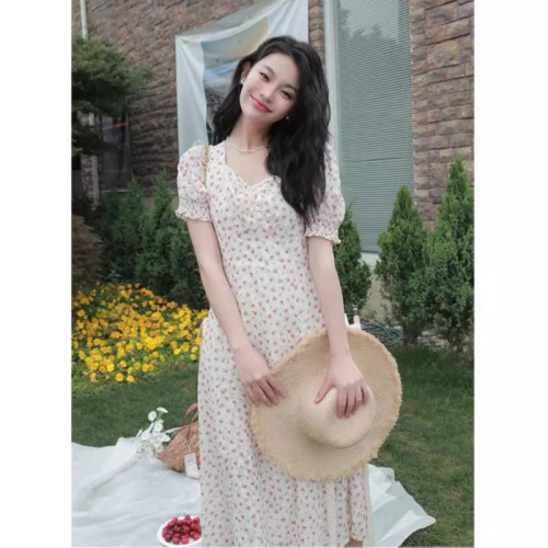 Foreign Trade French Cheongsam Square Neck Skirt Slit Short Sleeve New Bubble Sweet Casual Hot Girl Hot Girl 2024 Sexy