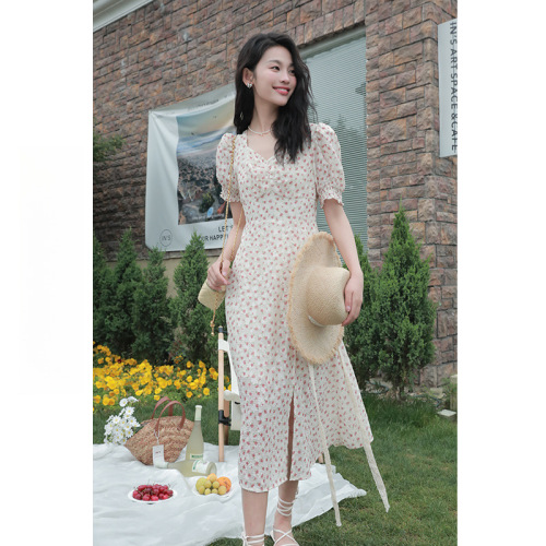 Foreign Trade French Cheongsam Square Neck Skirt Slit Short Sleeve New Bubble Sweet Casual Hot Girl Hot Girl 2024 Sexy