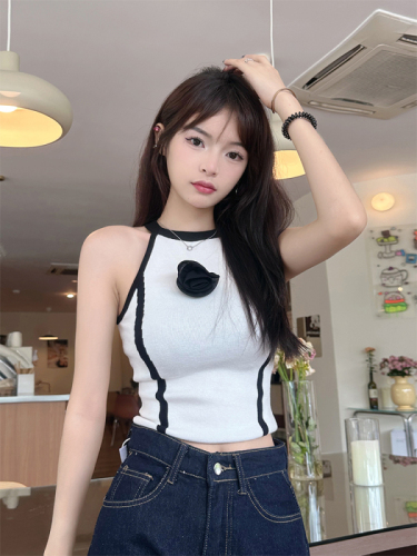 Real shot of small fragrance style three-dimensional flower contrast sleeveless vest summer fashion inner top for women