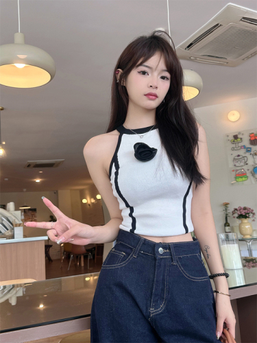 Real shot of small fragrance style three-dimensional flower contrast sleeveless vest summer fashion inner top for women