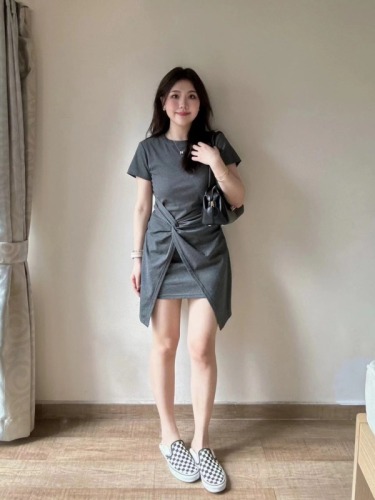 Irregular slit gray pleated short-sleeved dress 2024 designer women's niche tea break French skirt summer