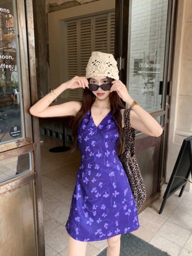 Real shot and real price French retro v-neck sleeveless floral dress for women summer vacation style waist slimming short skirt