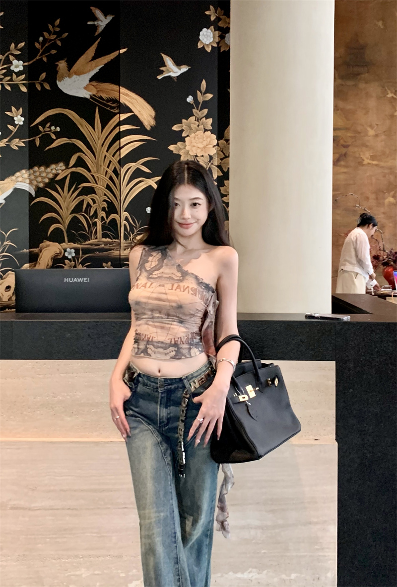 Real shot ~ American graffiti printed one-shoulder T-shirt summer vest temperament top for women