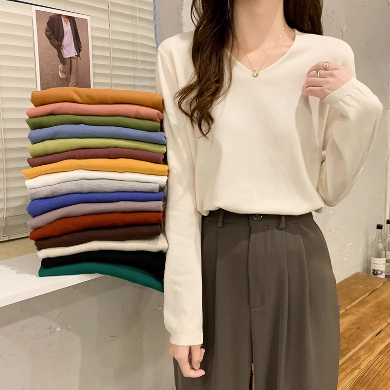 White bottoming shirt for women with V-neck sweater inside summer and winter new design niche long-sleeved top ins