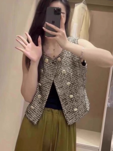 Small fragrant style waistcoat for celebrities to wear as outerwear, thin, high-end, temperament vest, short style, female internet celebrity age-reducing tops