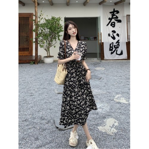 Mid-length summer puff-sleeved high-waisted chiffon dress French forest style sweet V-neck button elastic waist long dress