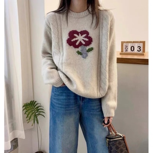 Real shot of cashmere sweater with floral pattern, loose and versatile, round neck, long-sleeved sweater, European style age-reducing top for women