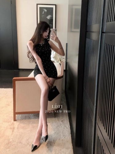 Black studded evening dress, feminine and sexy knitted sleeveless hip-covering dress, light luxury niche high-end banquet for women