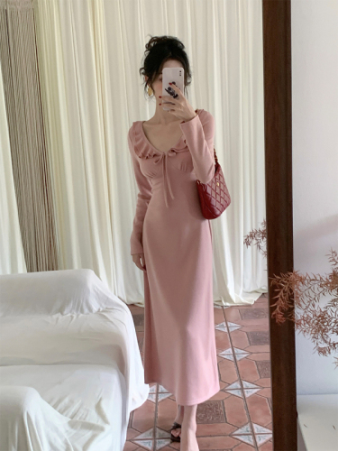 Retro sexy V-neck ruffled long skirt with straps and waist-slimming long-sleeved knitted tight dress for women