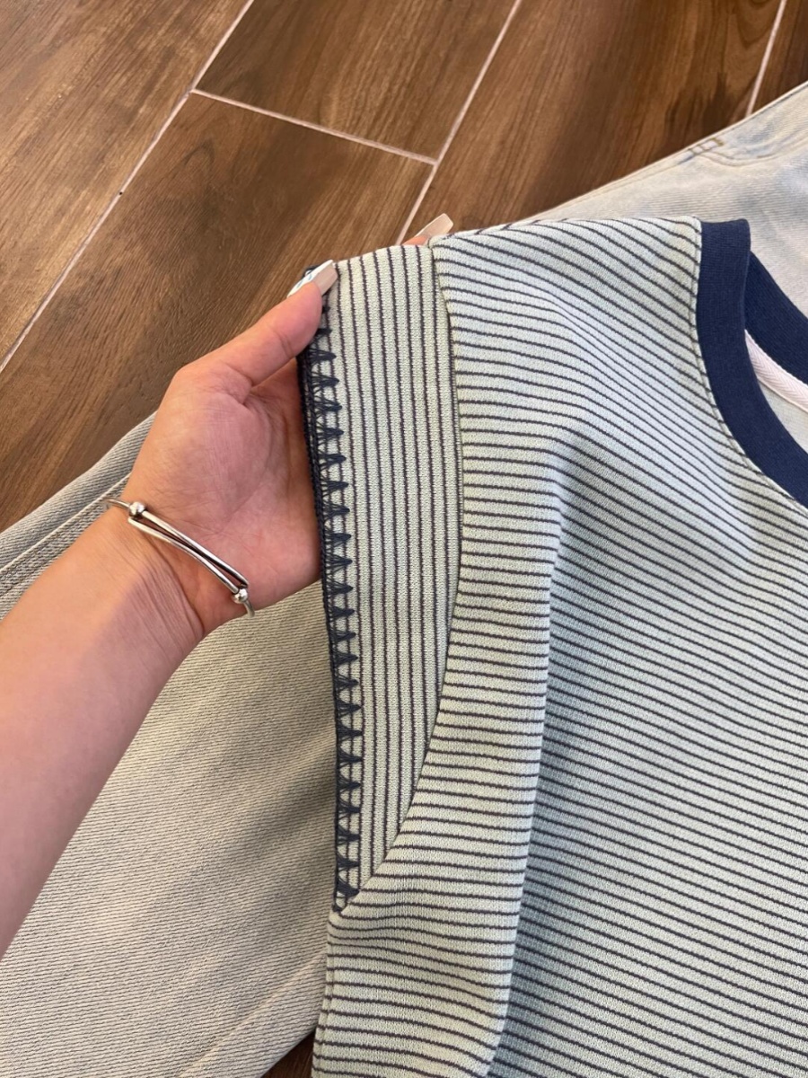A very Hong Kong style piece ~ Retro striped right shoulder small flying sleeves top for women summer new sleeveless vest