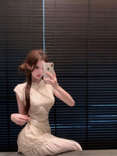 Actual shot of the new Chinese-style national style dress, slim and slim, mid-length, sweet, waist-cinching and elegant long dress