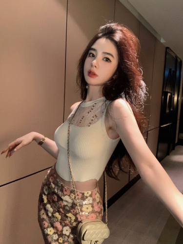 2024 High-end Sexy Hot Girl Lace Mesh Splicing Vest Women’s Summer Short Sequined Hollow Vest Top