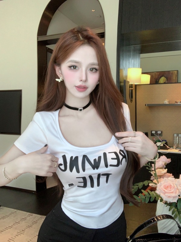 Real shot letter printed right shoulder short sleeve t-shirt for women 2024 summer square collar exposed collarbone hot girl short slim top