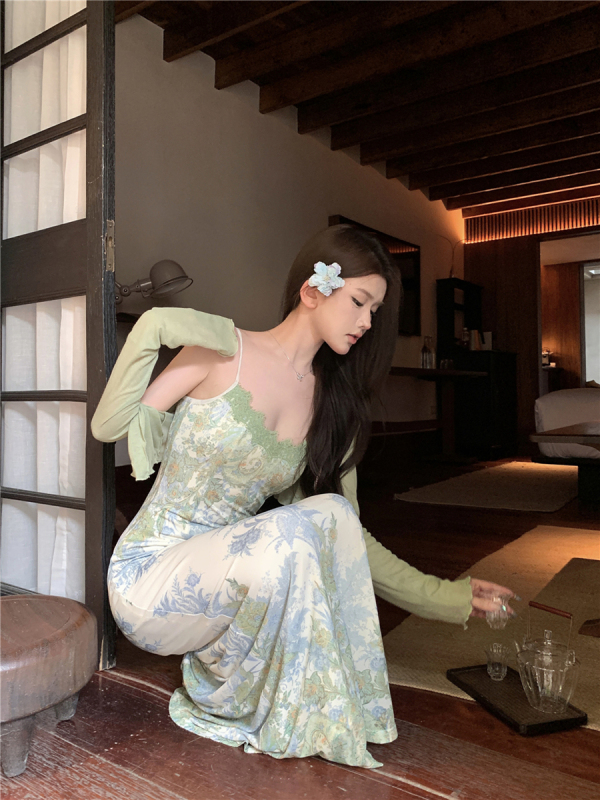 Real shot of retro sexy V-neck lace patchwork waist slimming suspender dress + sun protection cardigan two-piece set for women