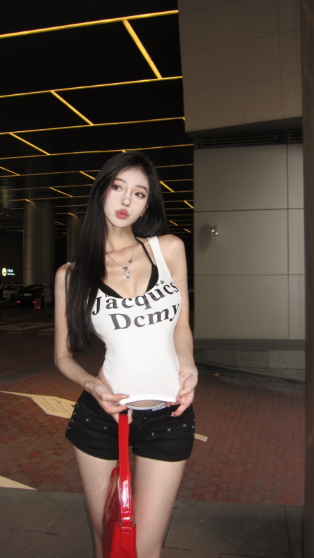 Two-piece halterneck camisole outer top black inner wear