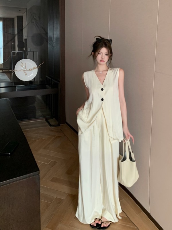 Real shot and real price, relaxed old money style, slit, twisted, pleated two-button vest, casual trousers suit