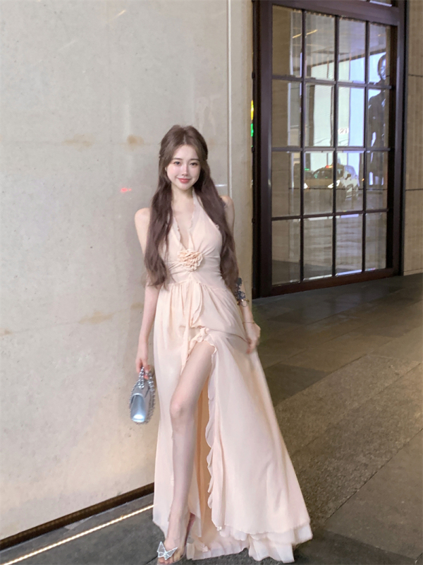 Actual shot and real price V-neck halter dress, vacation style, gentle temperament, fungus-edged backless long dress
