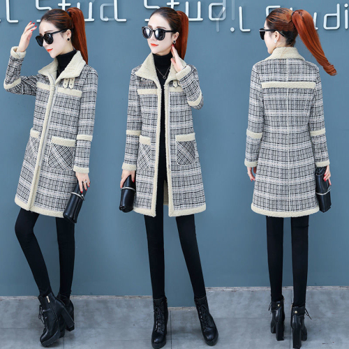 2024 winter new style imitation lamb wool popular printed coat plaid thickened velvet mid-length versatile coat for women