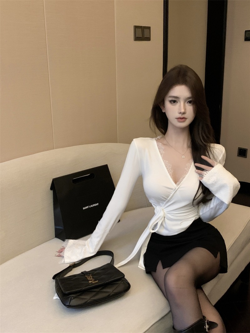 實拍 黑色性感V領蕾絲拼接綁帶上衣女修身長袖打底衫內搭